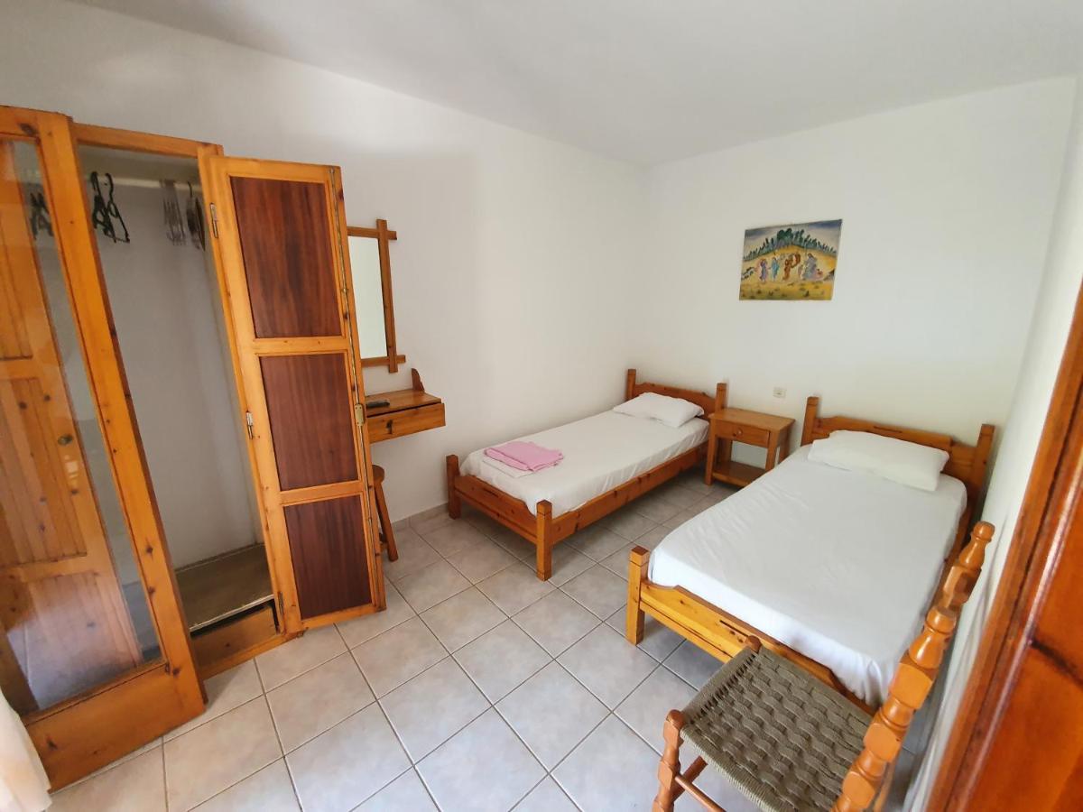 Dionisos Studios And Apts Skiathos Koukounaries Exterior photo