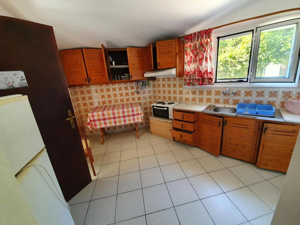 Dionisos Studios And Apts Skiathos Koukounaries Exterior photo